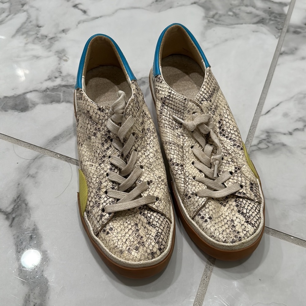 Dolce Vita Snakeskin 6.5 - Picture 2 of 4